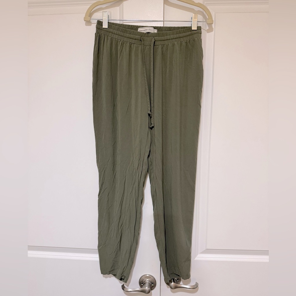 Abercrombie & Fitch olive green joggers